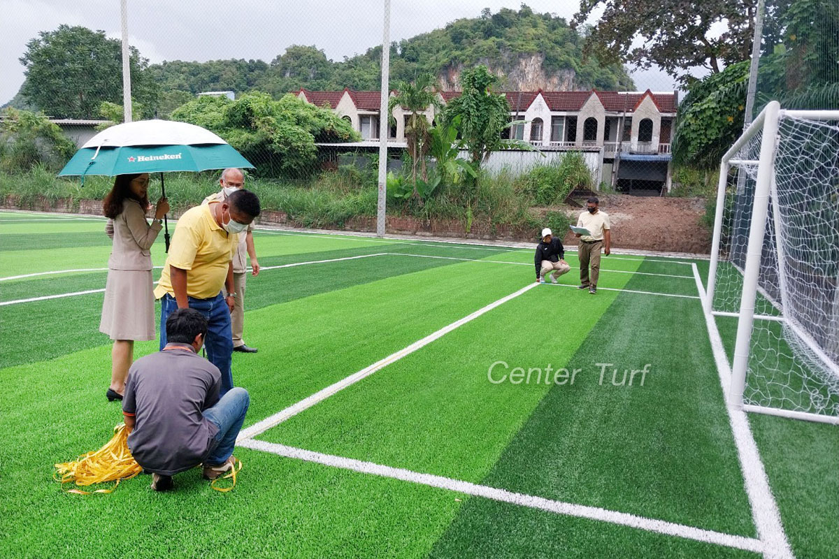 งานสร้างสนามฟุตบอลหญ้าเทียมเมืองนาสาร จ.สุราษฎร์ธานี