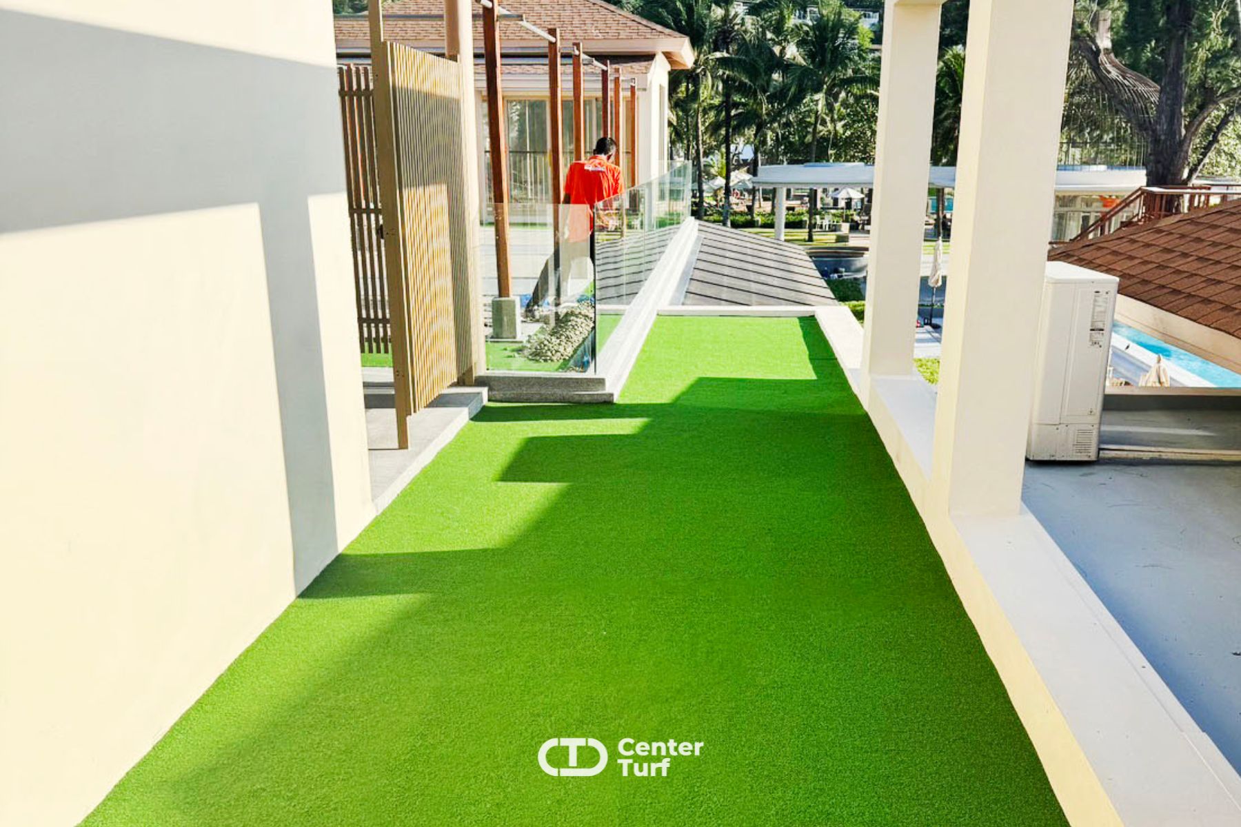 เลือกนำไปใช้งานได้หลากหลายรูปแบบหญ้าเทียมรุ่นนี้มีความโดดเด่นเรื่องความหนาแน่นทนทานต่อการใช้งานหนัก