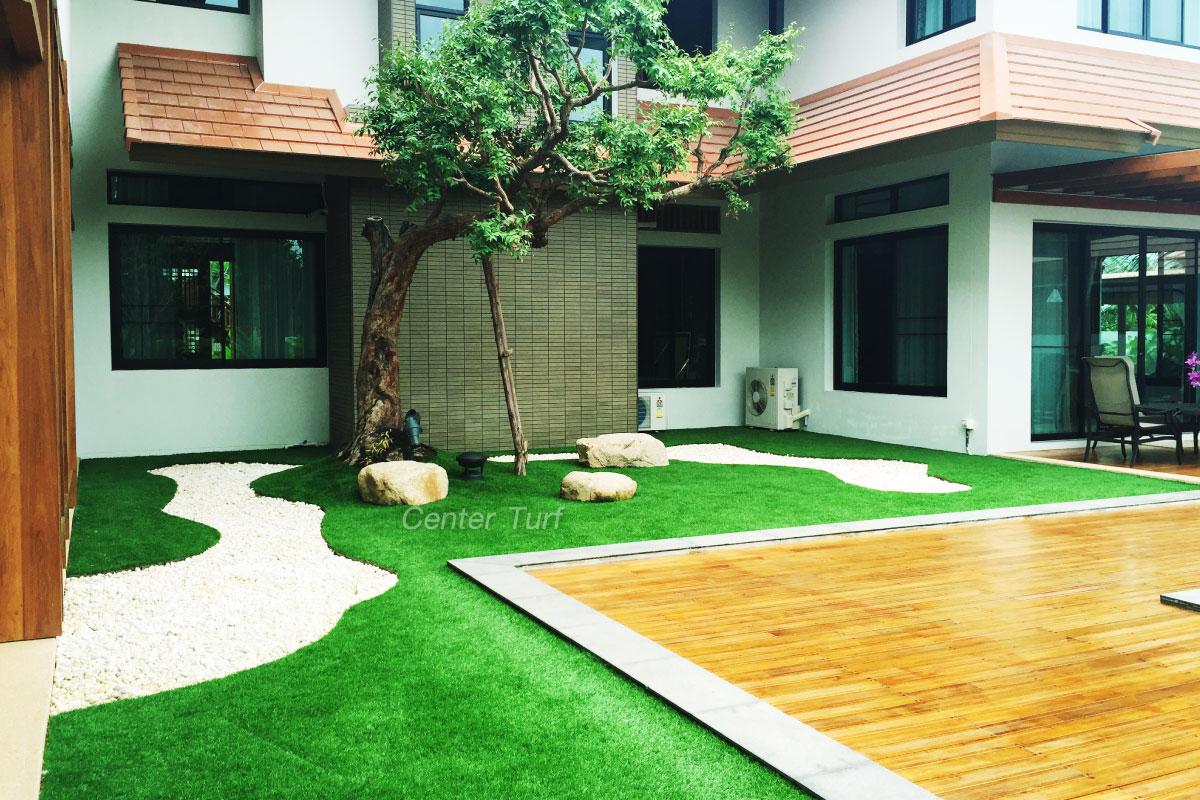 จัดสวนหญ้าเทียมรอบบ้าน สารภี เชียงใหม่