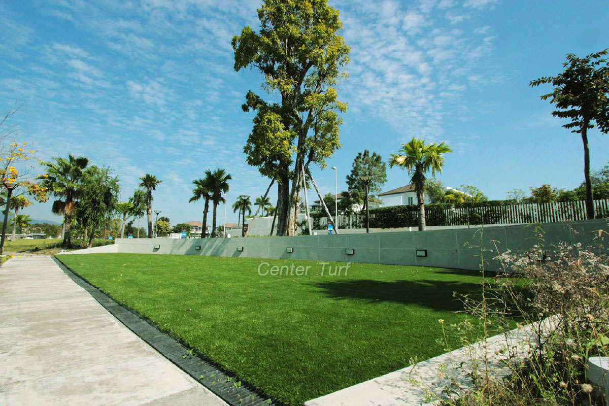 Land&House -Serene Lake Chiang Mai