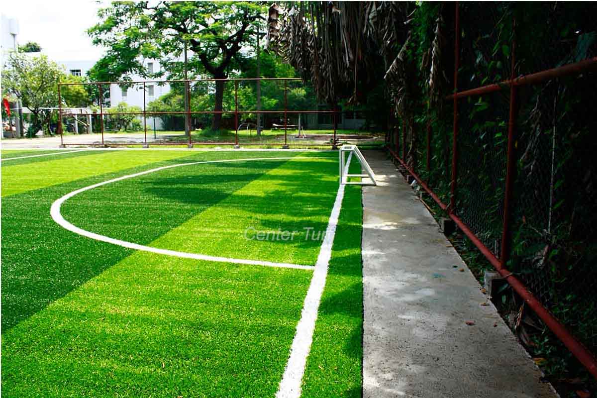 สนามฟุตบอลหญ้าเทียม คณะแพทย์ศาสตร์ มหาวิทยาลัยเชียงใหม่