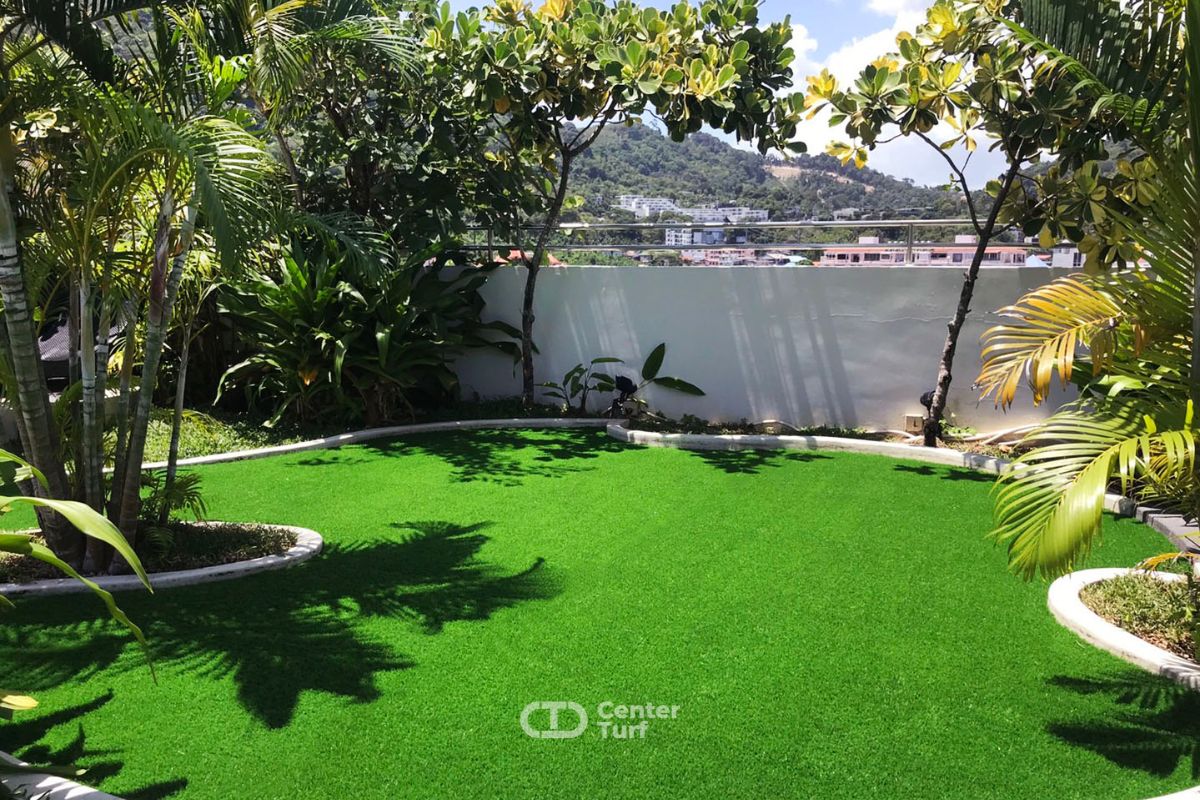 งานติดตั้งหญ้าเทียมรอบสระว่ายน้ำ @Oakwood Hotel Journeyhub Phuket