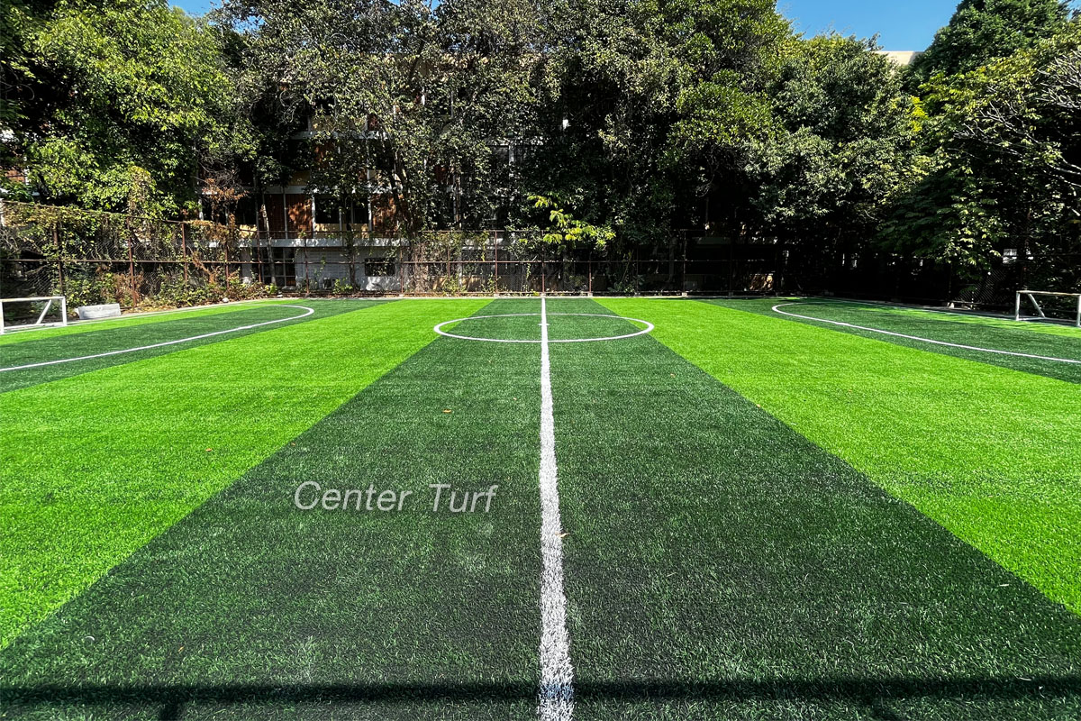 านรื้อถอนสนามฟุตบอลหญ้าเทียมเดิม@หอพักคณะแพทย์ชาย มช.