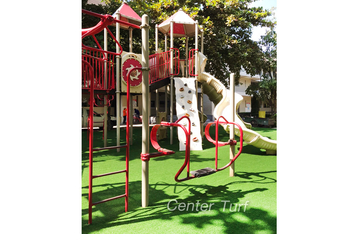 สนามเด็กเล่นหญ้าเทียม โรงเรียนดาราวิทยาลัย