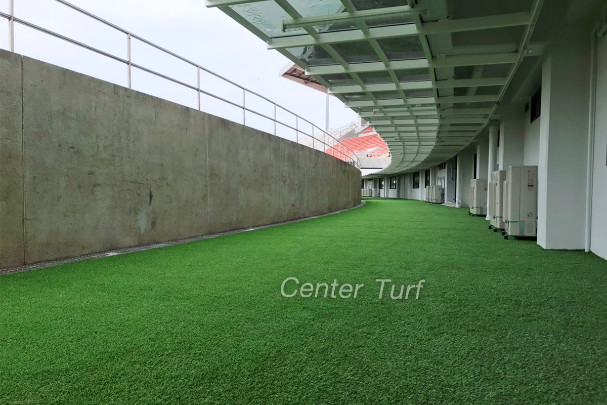 ติดตั้งหญ้าเทียมทางเดิน สนามกีฬาสมโภชเชียงใหม่ 700 ปี