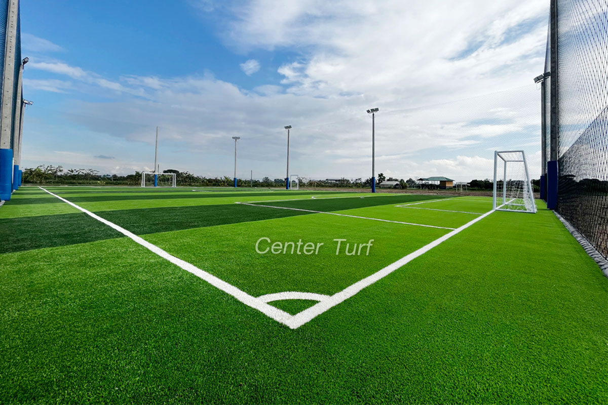 สนามฟุตบอลหญ้าเทียม โรงเรียนต้นแก้วผดุงพิทยาลัย จ.เชียงใหม่