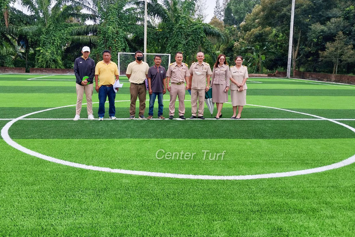 งานสร้างสนามฟุตบอลหญ้าเทียมเมืองนาสาร จ.สุราษฎร์ธานี