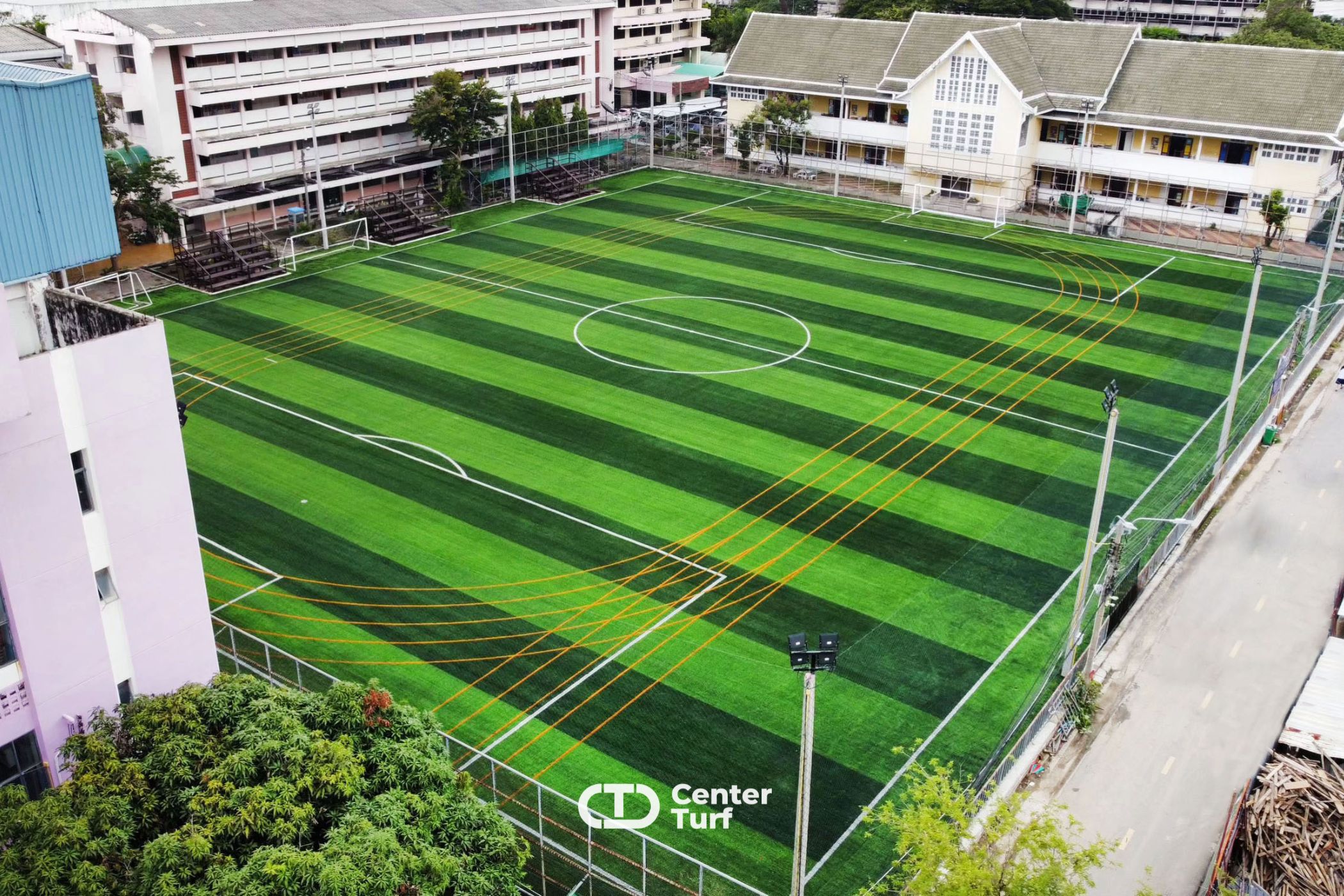 ส่งมอบสนามคุณภาพให้กับทางโรงเรียน เพื่อรองรับการใช้งานได้อย่างเต็มประสิทธิภาพ  หมดปัญหาเรื่อง น้ำขัง หรือ เม็ดยางลอย หลังฝนตกหนัก  เพราะเราใส่ใจระบบระบายน้ำของสนาม ซึ่งเป็นส่วนสำคัญในการใช้งานจริง