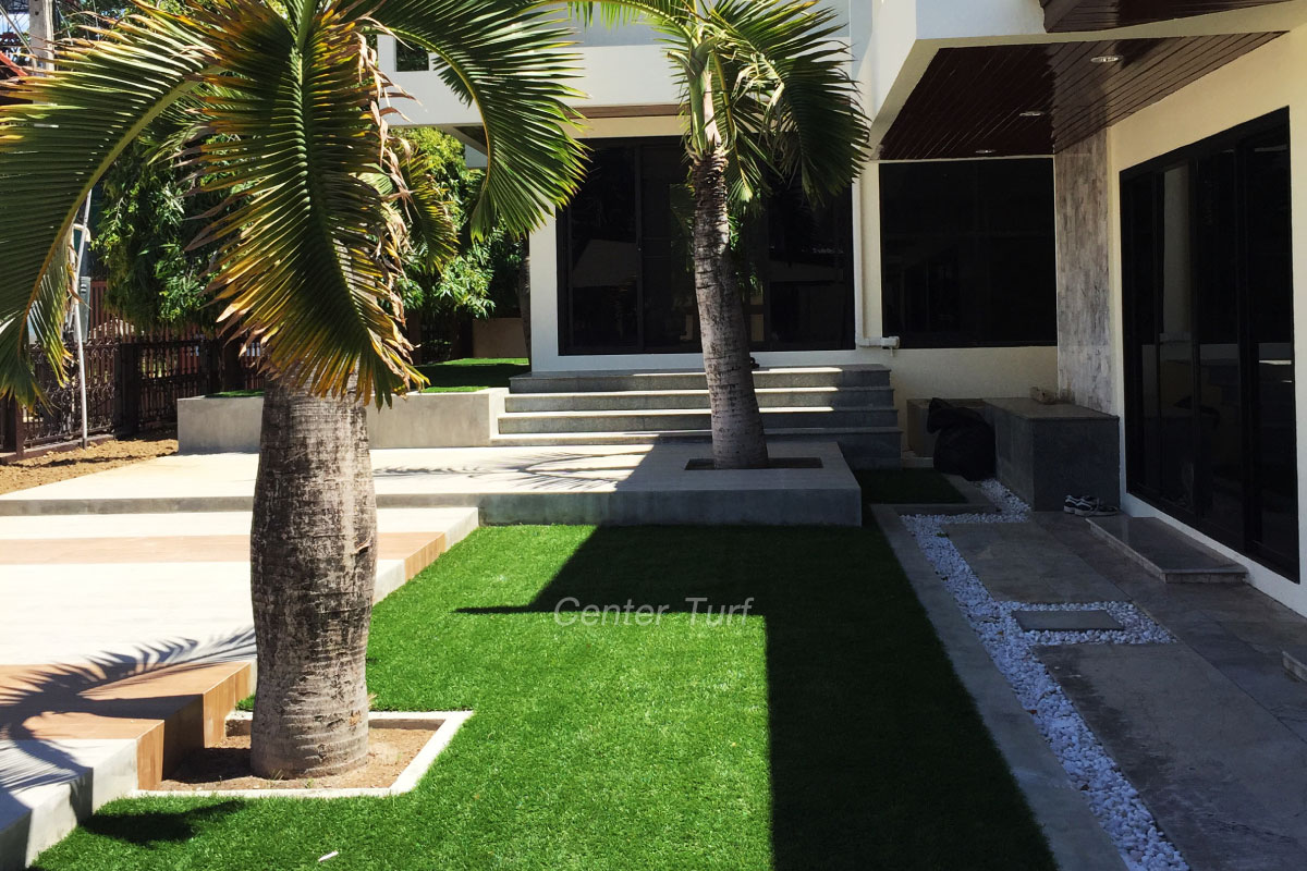 จัดสวนหญ้าเทียม บ้านลูกค้า สันติธรรม เชียงใหม่