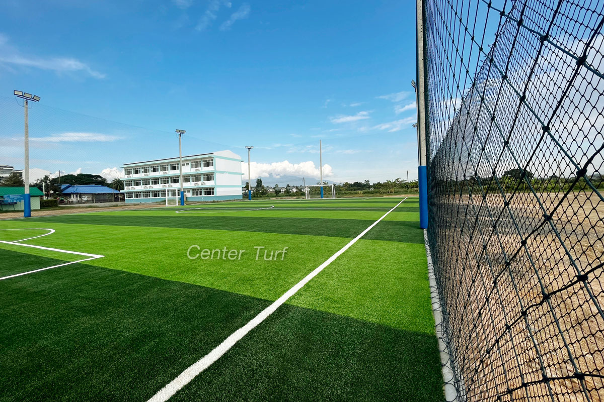 สนามฟุตบอลหญ้าเทียม โรงเรียนต้นแก้วผดุงพิทยาลัย จ.เชียงใหม่