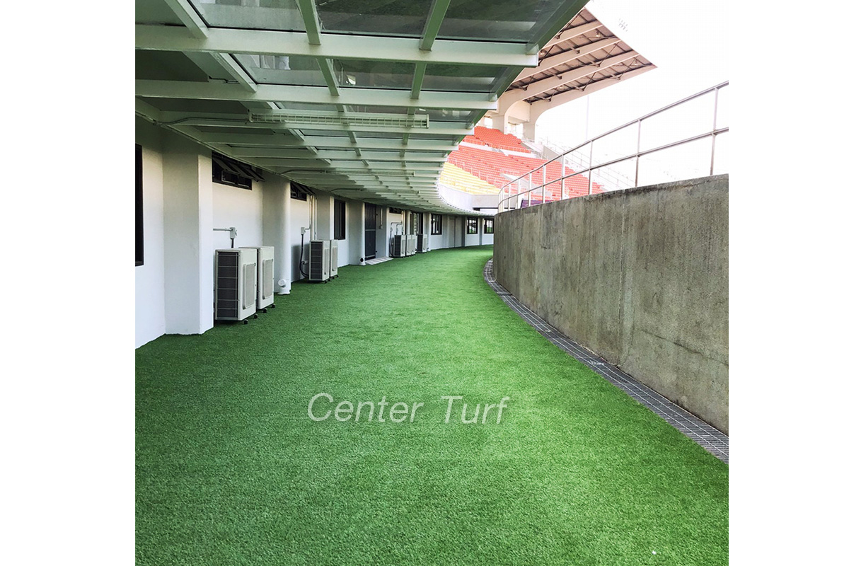 ติดตั้งหญ้าเทียมทางเดิน สนามกีฬาสมโภชเชียงใหม่ 700 ปี