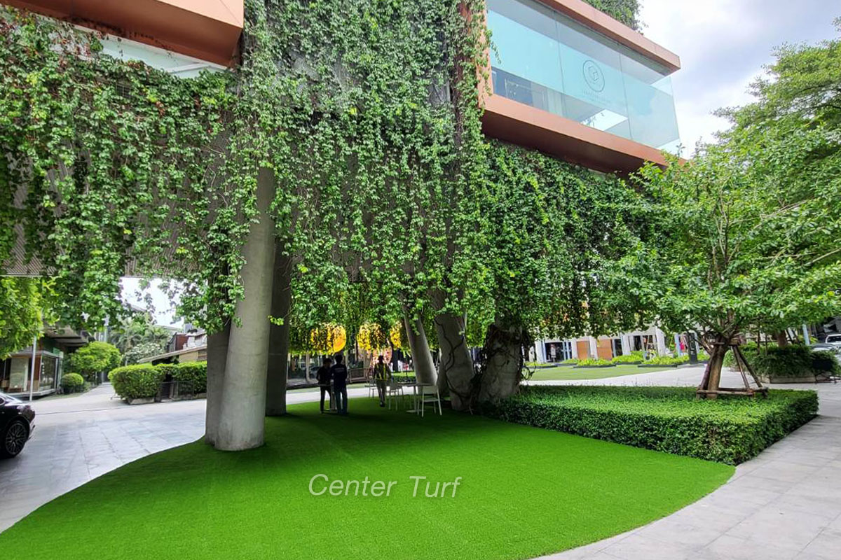 งานตกแต่งหญ้าเทียมพื้นที่โดยรอบโครงการ @Crystal Design Center CDC