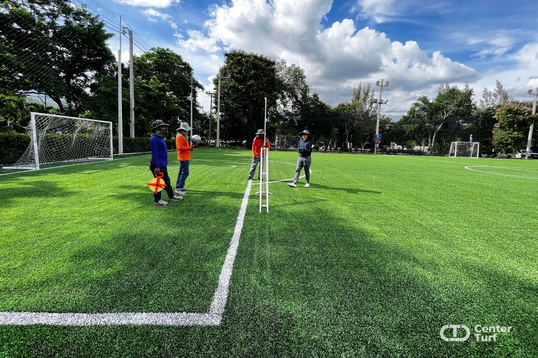 งานสร้างสนามฟุตบอลหญ้าเทียม @ โรงเรียนสาธิตมหาวิทยาลัยเชียงใหม่