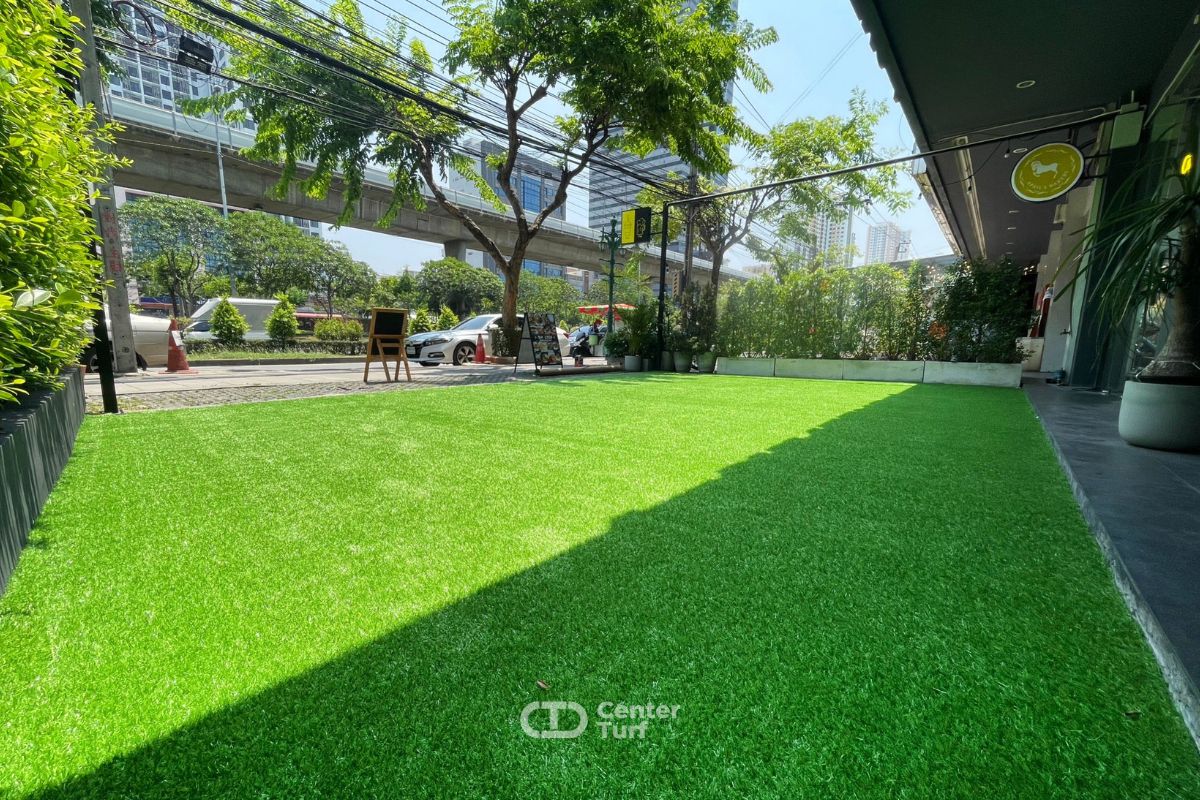 นอกจากบรรยากาศภายในร้านจะต้องดูดีมีสไตล์อีกหนึ่งความสำคัญที่ไม่อาจมองข้ามได้เลยก็คือบรรยากาศภายนอกร้าน