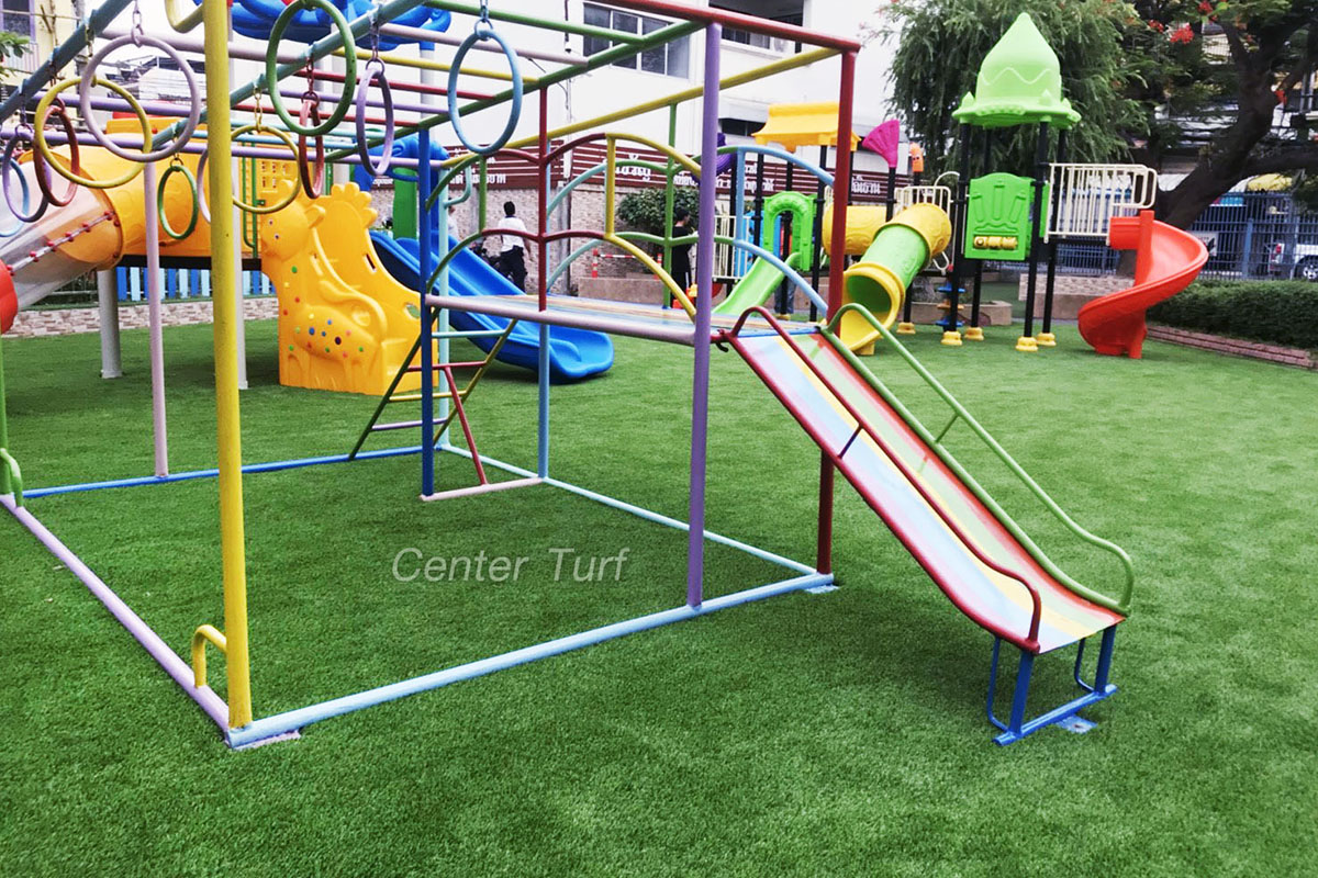 หญ้าเทียมสนามเด็กเล่น