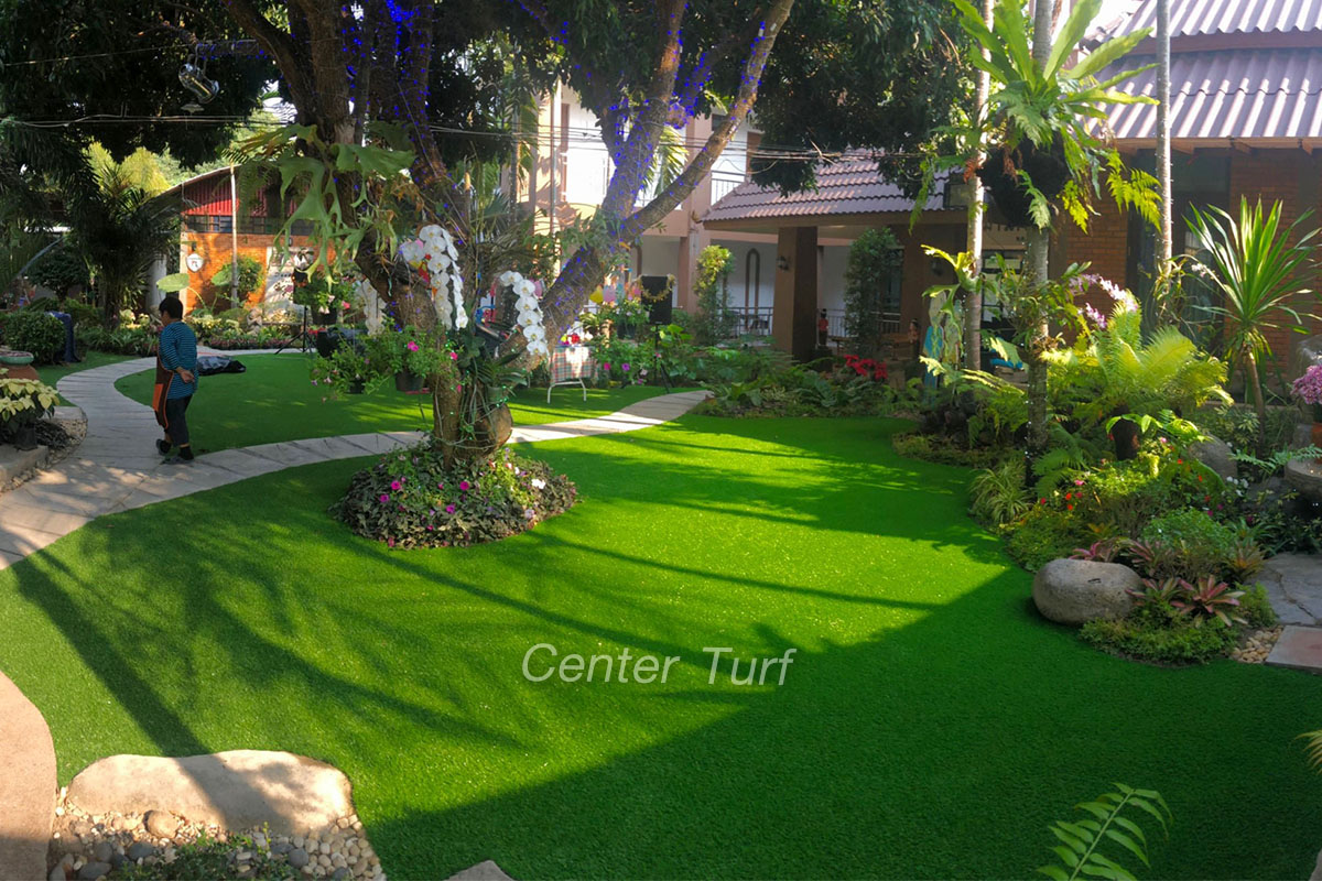 อีกหนึ่งทางเลือกสำหรับพื้นที่ในร่ม แดดส่องไม่ทั่วถึง หญ้าจริงอยู่ไม่ไหว