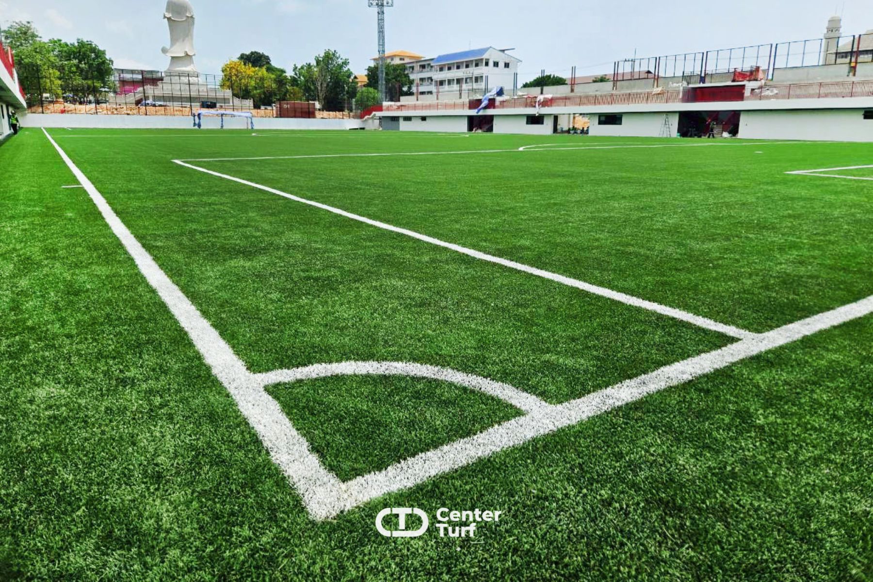 อีกหนึ่งผลงานคุณภาพจาก Center Turf ที่ส่งมอบสนามฟุตบอลหญ้าเทียม  พร้อมผ่านการทดสอบตามข้อกำหนดการติดตั้ง และได้รับการรับรองมาตรฐาน FIFA QUALITY เป็นที่เรียบร้อย